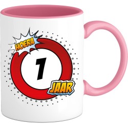 1 Jaar Verkeersbord Mok met tekst | Grappig Verjaardag Beker Cadeau | Bedrukte Koffie en Thee Mokken | Zwart | 330 ML